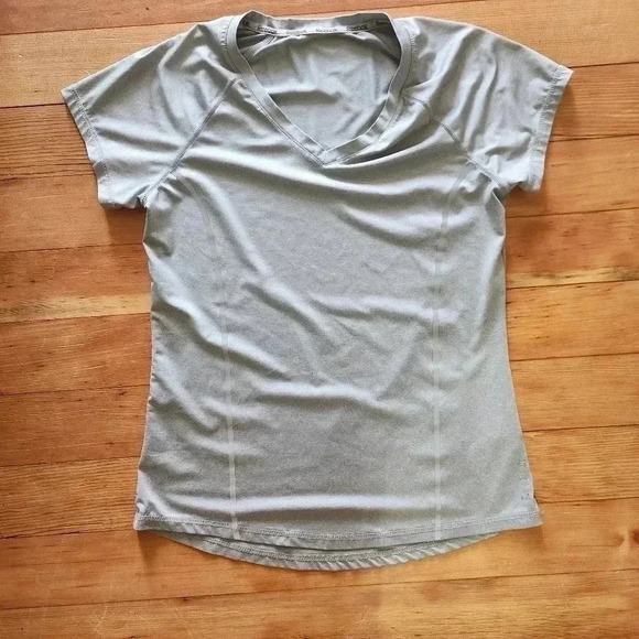 Reebok Tops - Reebok‎ Women Gray V Neck Short Sleeve Athletic T Shirt Top Activewear